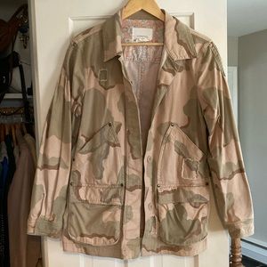 Anthropologie women’s size medium coat, soft camo print w lots of pockets! EUC